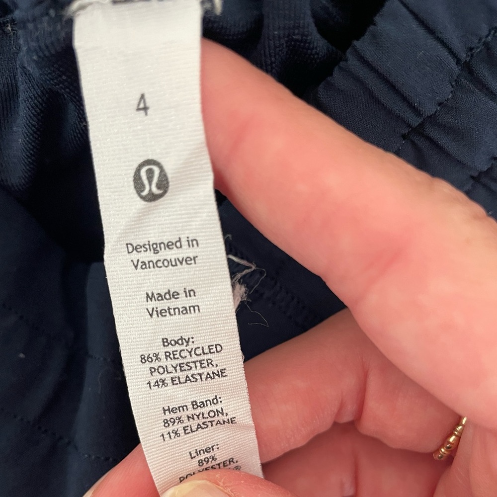 Lululemon Hotty Hot High Rise 4” Short - Picture 4 of 4